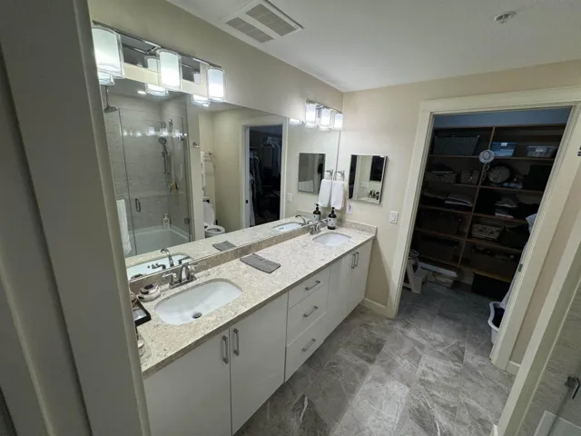 409 3535 146A STREET, Surrey, British Columbia V4P0H2
