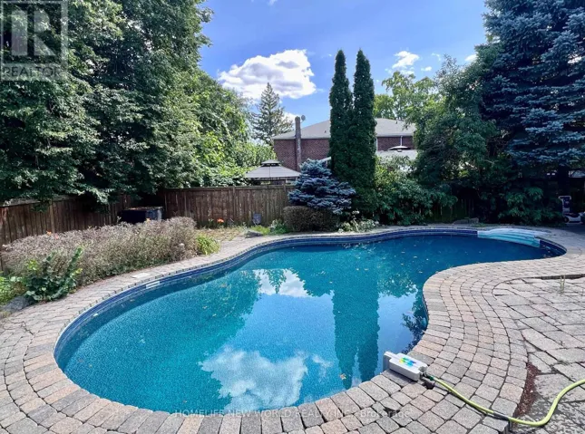 5 JUNEWOOD CRESCENT, Toronto (St. Andrew-Windfields), Ontario M2L2C3