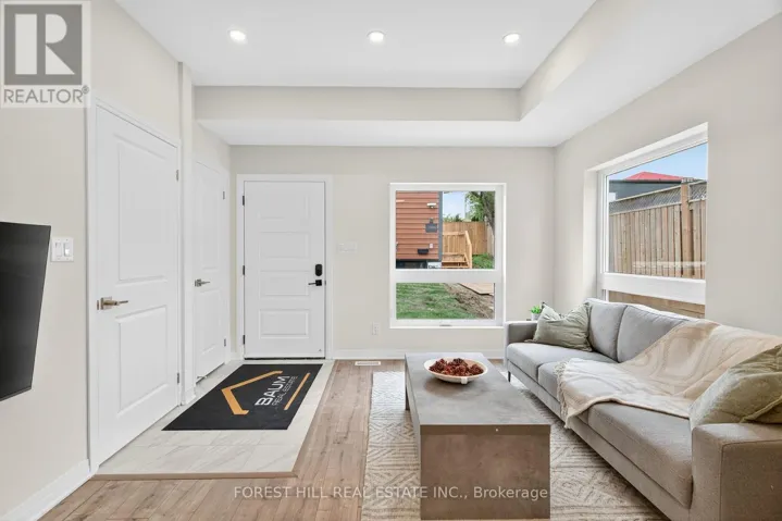 D - 52 ALBRIGHT AVENUE, Toronto (Alderwood), Ontario M8W1X2