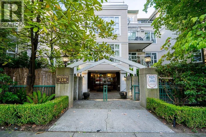 402 228 E 18TH AVENUE, Vancouver, British Columbia V1E1E6