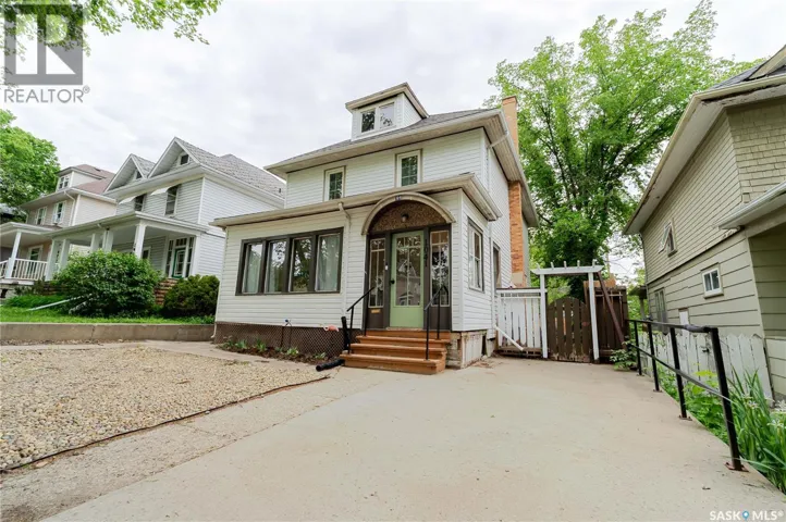 1041 2nd AVENUE NW, Moose Jaw, Saskatchewan S6H3R3