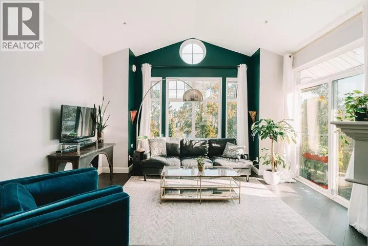 408 83 STAR CRESCENT, New Westminster, British Columbia V3M6X8