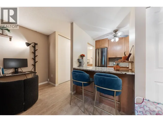 210 1545 E 2ND AVENUE, Vancouver, British Columbia V5N1C8