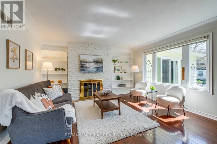 2048 DEVON ROAD, Oakville (FD Ford), Ontario L6J2N2