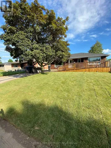 MAIN FLOOR - 25 HICKERY PLACE, Brantford, Ontario N3S3C7