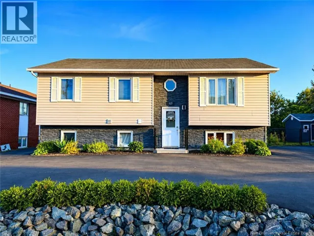 527 St Anne Road, Bathurst, New Brunswick E2A2N5