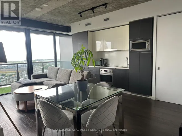 2407 - 170 BAYVIEW AVENUE, Toronto (Moss Park), Ontario M5A0M4