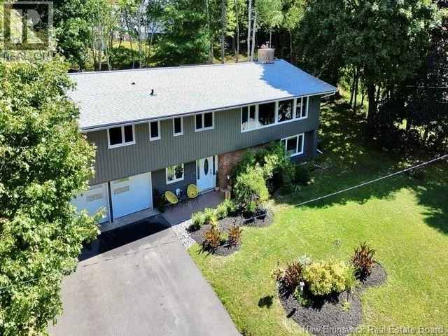829 Edgehill Row, Saint John, New Brunswick E2M4G6