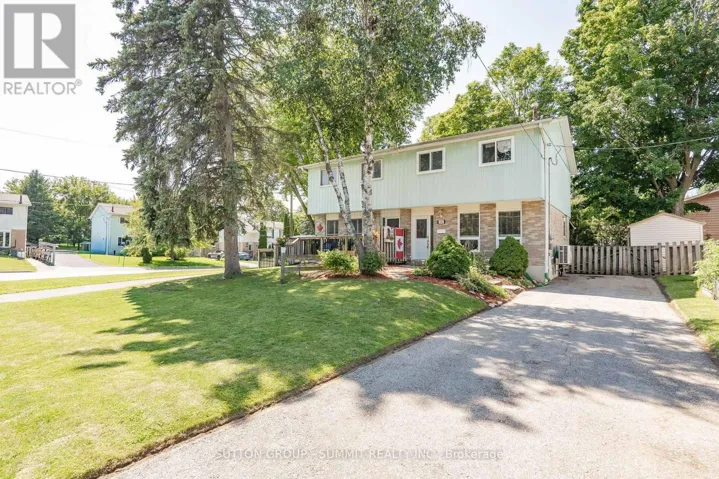 306 OAKWOOD COURT, Newmarket (Huron Heights-Leslie Valley), Ontario L3Y3C8