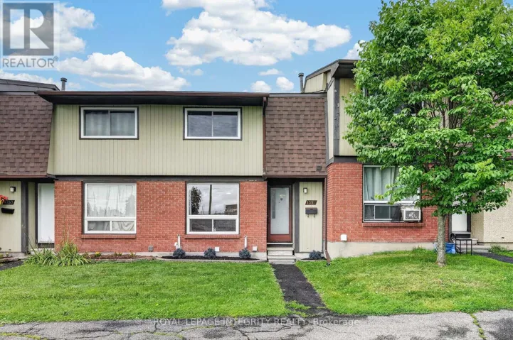 1352 BAKKER COURT, Ottawa, Ontario K1C2K4