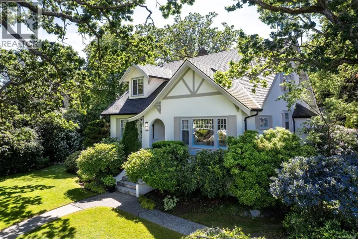 688 Falkland Rd, Oak Bay, British Columbia V8S4L5