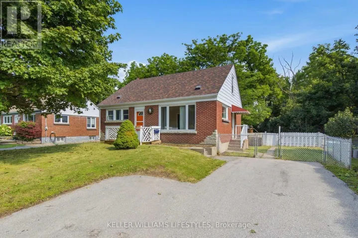 60 CHURCHILL CRESCENT, St. Thomas, Ontario N5R1P5