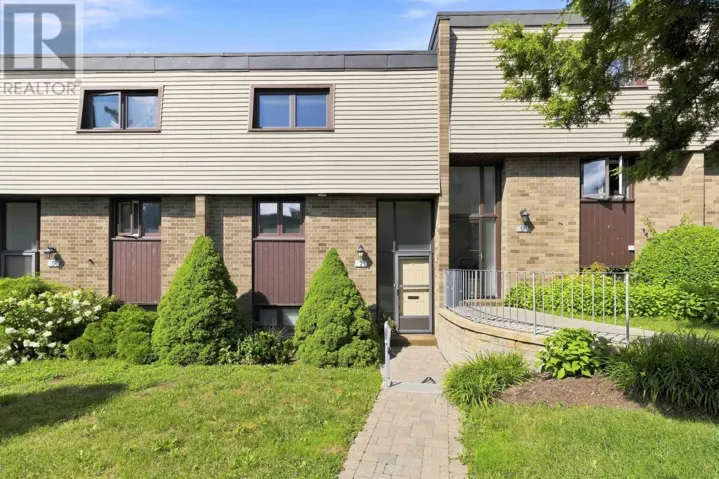 7 Forestside Crescent, Clayton Park, Nova Scotia B3M1M5