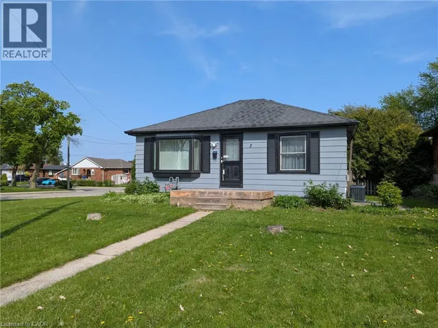 3 MAITLAND Avenue, Hamilton, Ontario L9A3J4