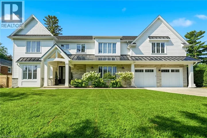 940 GORTON Avenue, Burlington, Ontario L7T1S5
