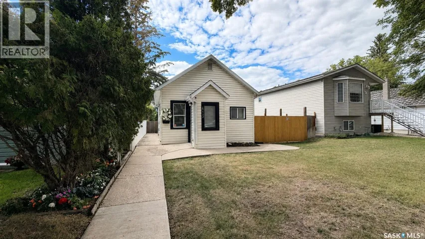 413 L AVENUE N, Saskatoon, Saskatchewan S7L2P6