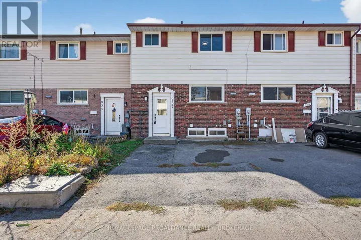 957 OAKVIEW AVENUE, Kingston (South of Taylor-Kidd Blvd), Ontario K7M6W9