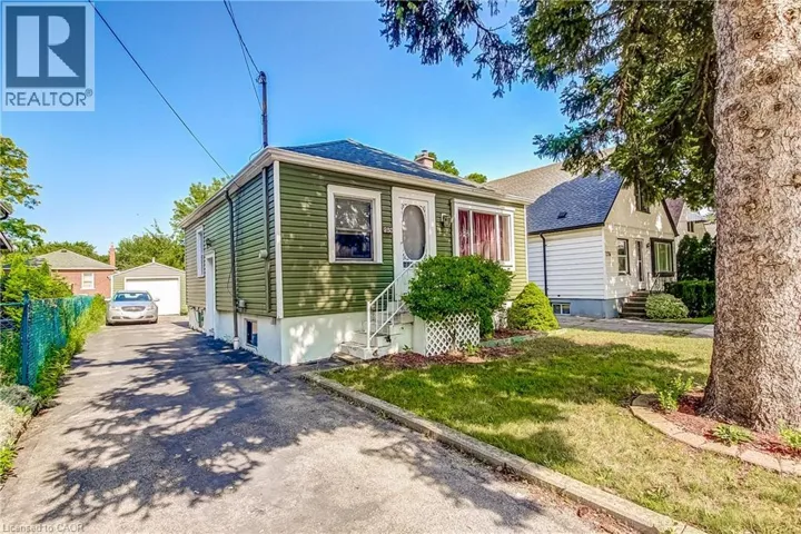 230 EAST 33RD Street, Hamilton, Ontario L8V3T6