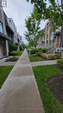 120 - 11 APPLEWOOD LANE, Toronto (Etobicoke West Mall), Ontario M9C0C1