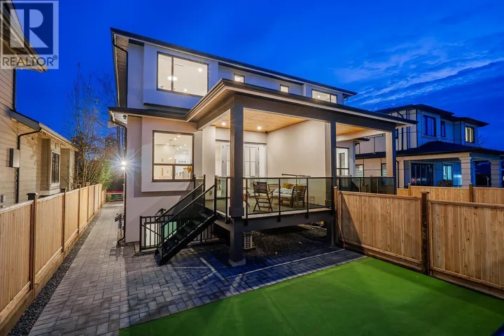 2 4557 PARKER STREET, Burnaby, British Columbia V5C3E1