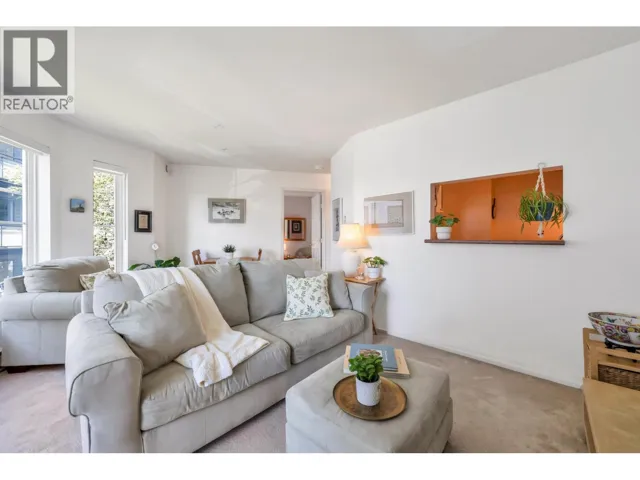206 245 ST. DAVIDS AVENUE, North Vancouver, British Columbia V7L3N9