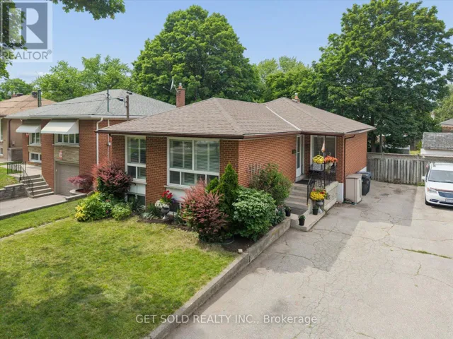 32 CHECKENDON DRIVE, Toronto (Rexdale-Kipling), Ontario M9W2Y9