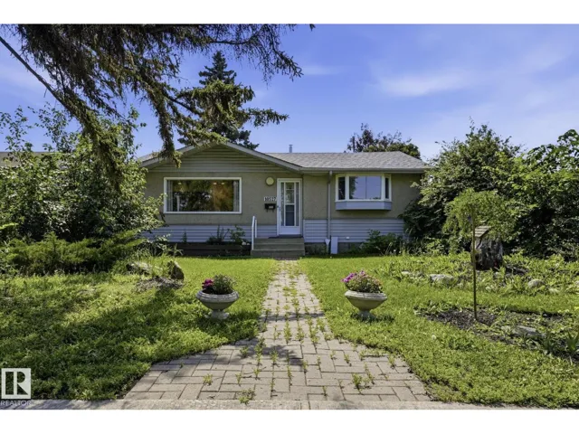 10527 137 AV NW, Edmonton, Alberta T5E1Z1