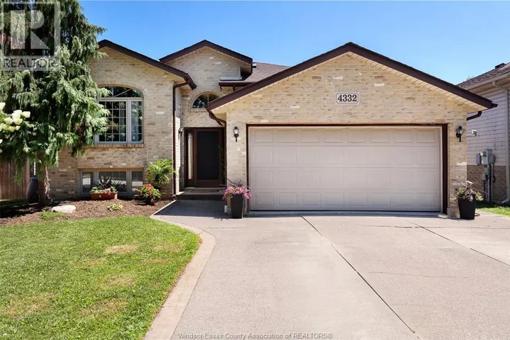 4332 MONTEREY COURT, Windsor, Ontario N9G2Z3