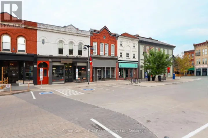 UPPER - 41 MARKET PLACE, Stratford, Ontario N5A1A4