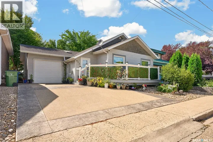 892 Elgin AVENUE, Moose Jaw, Saskatchewan S6H4G7