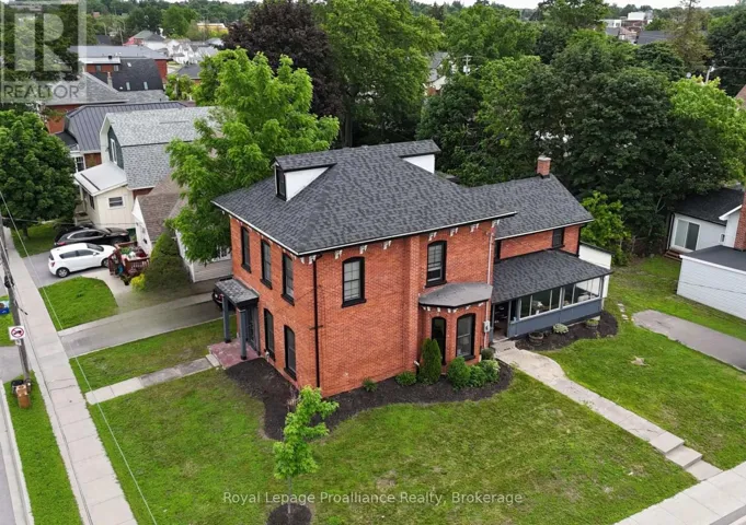 83 CEDAR STREET, Belleville (Belleville Ward), Ontario K8P3M3