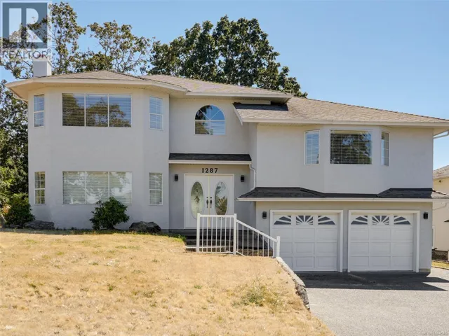 1287 Carmichael Crt, Saanich, British Columbia V8Z7B9