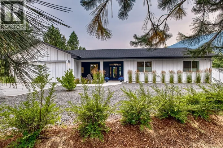 1217 McPhee Road, Castlegar, British Columbia V1N4L8