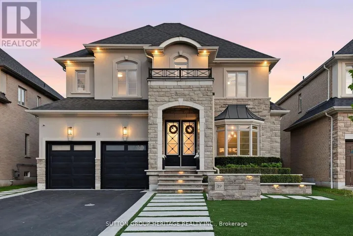 39 GLENGOWAN STREET, Whitby (Taunton North), Ontario L1R0K9