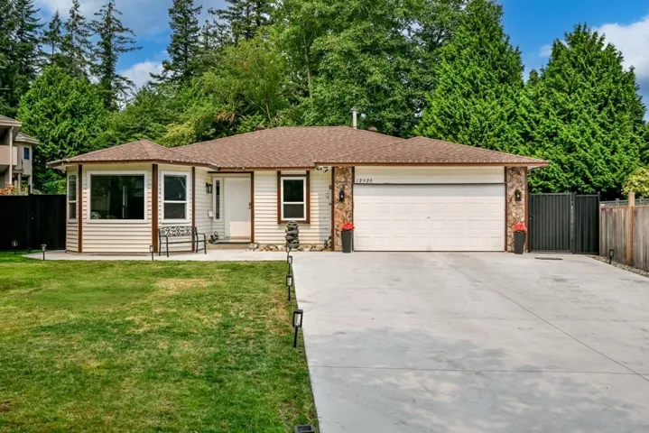 12925 65 AVENUE, Surrey, British Columbia V3W9H4