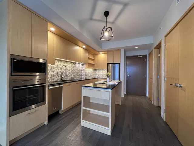 3204 13495 CENTRAL AVENUE, Surrey, British Columbia V3T0K2