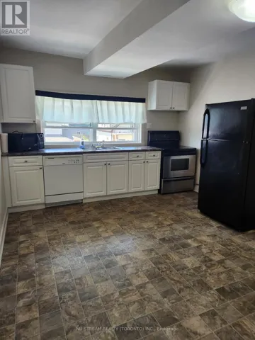 UPPER - 5696 BUCHANAN AVENUE, Niagara Falls (Clifton Hill), Ontario L2G3V1