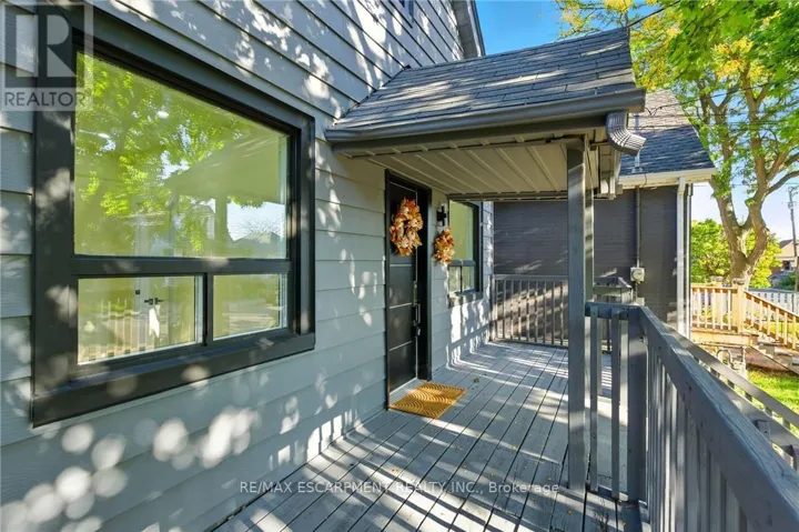 9 ALICE STREET, Hamilton (Crown Point), Ontario L8H4R5