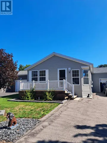 9 BOND STREET, Strathroy-Caradoc (SW), Ontario N7G0C5