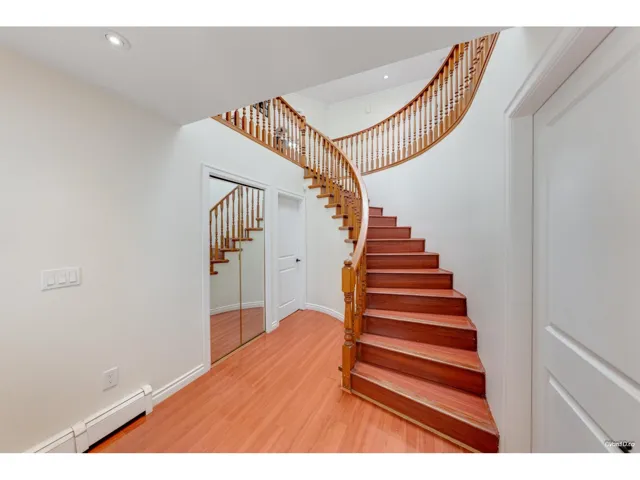 7069 144 STREET, Surrey, British Columbia V3W5S1