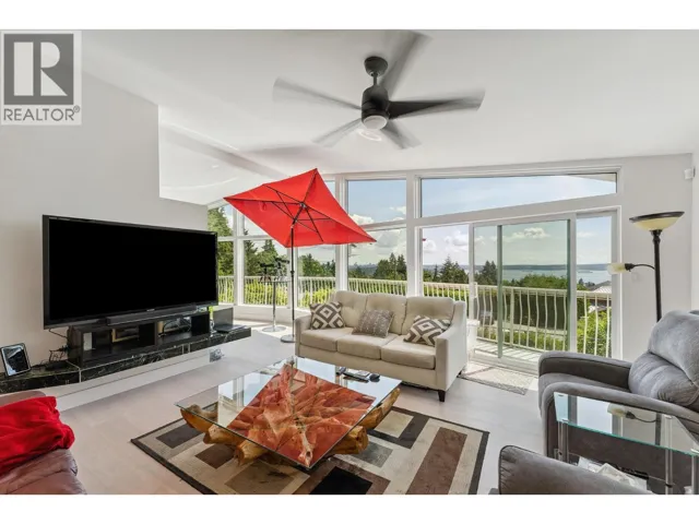1725 ROSEBERY AVENUE, West Vancouver, British Columbia V7V2Z5