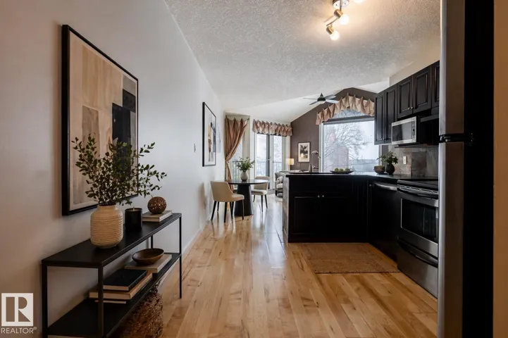 #304 9336 JASPER AV NW, Edmonton, Alberta T5H3T5