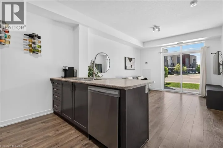101 SHOREVIEW Place Unit# 123, Stoney Creek, Ontario L8E0K2