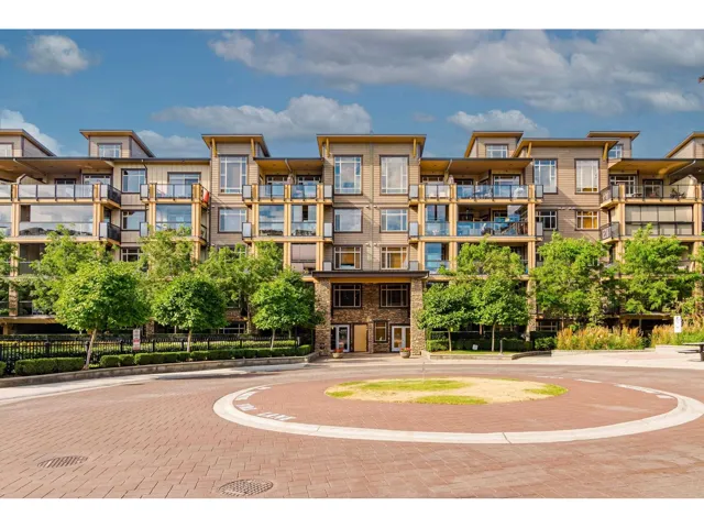 102 8258 207A STREET, Langley, British Columbia V2Y0N3