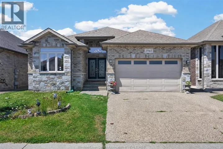 3945 ZANZIBAR CRESCENT, Windsor, Ontario N9G0A5