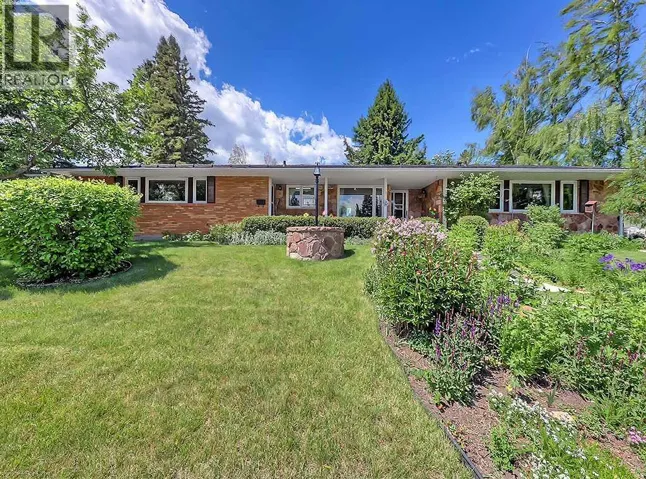 230 Oakwood Place SW, Calgary, Alberta T2V3Y6