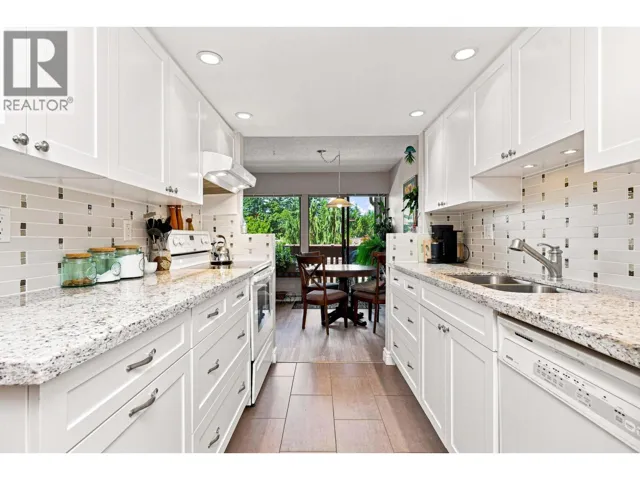 1059 OLD LILLOOET ROAD, North Vancouver, British Columbia V7J3H6
