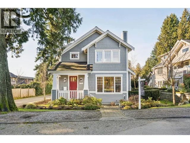 1155 12TH STREET, West Vancouver, British Columbia V7T2N4