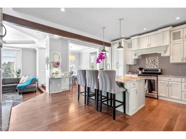 36497 CARNARVON COURT, Abbotsford, British Columbia V3G3G4