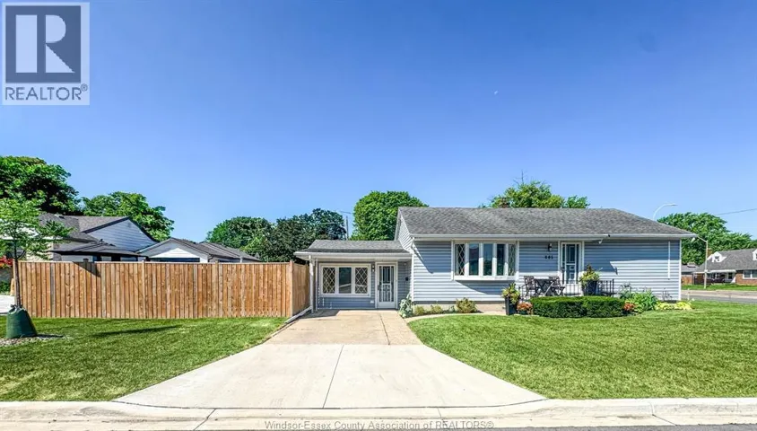 805 MATTHEW BRADY, Windsor, Ontario N8S3J7
